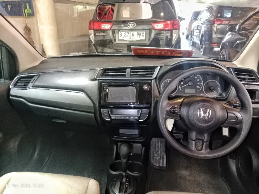 Foto Mobil Bekas Dashboard Honda Mobilio 1.5 E tahun 2021