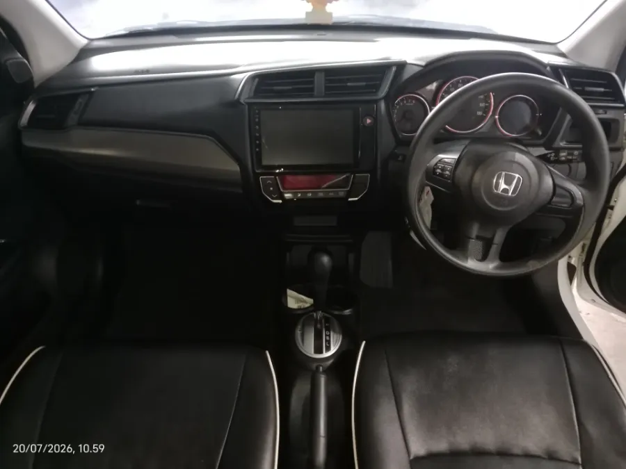 Foto Mobil Bekas Dashboard Honda Mobilio 1.5 RS tahun 2017