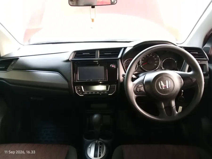 Foto Mobil Bekas Dashboard Honda Mobilio 1.5 RS tahun 2017