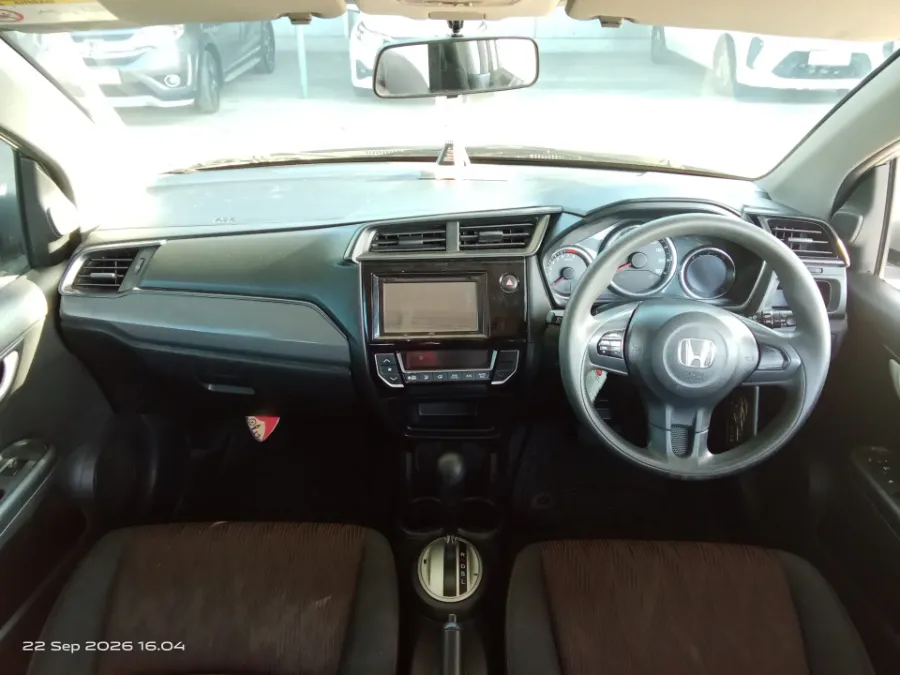 Foto Mobil Bekas Dashboard Honda Mobilio 1.5 RS tahun 2017