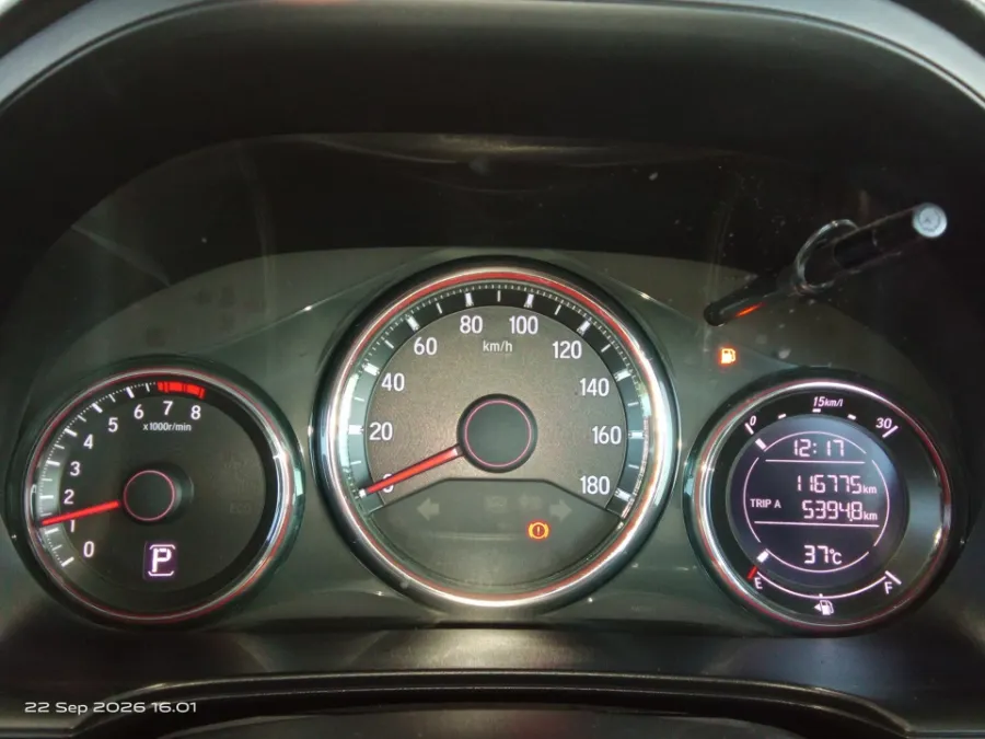 Foto Mobil Bekas Odometer Honda Mobilio 1.5 RS tahun 2017