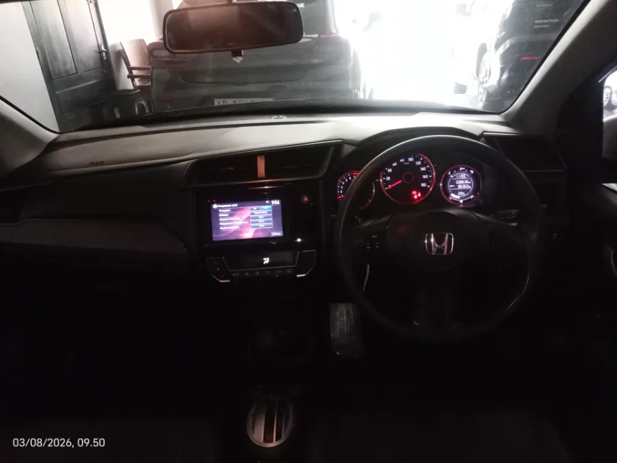 Foto Mobil Bekas Dashboard Honda Mobilio 1.5 RS tahun 2018