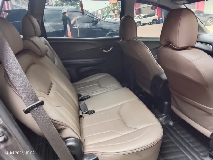 Foto Mobil Bekas Kabin Belakang Honda Mobilio 1.5 RS tahun 2018