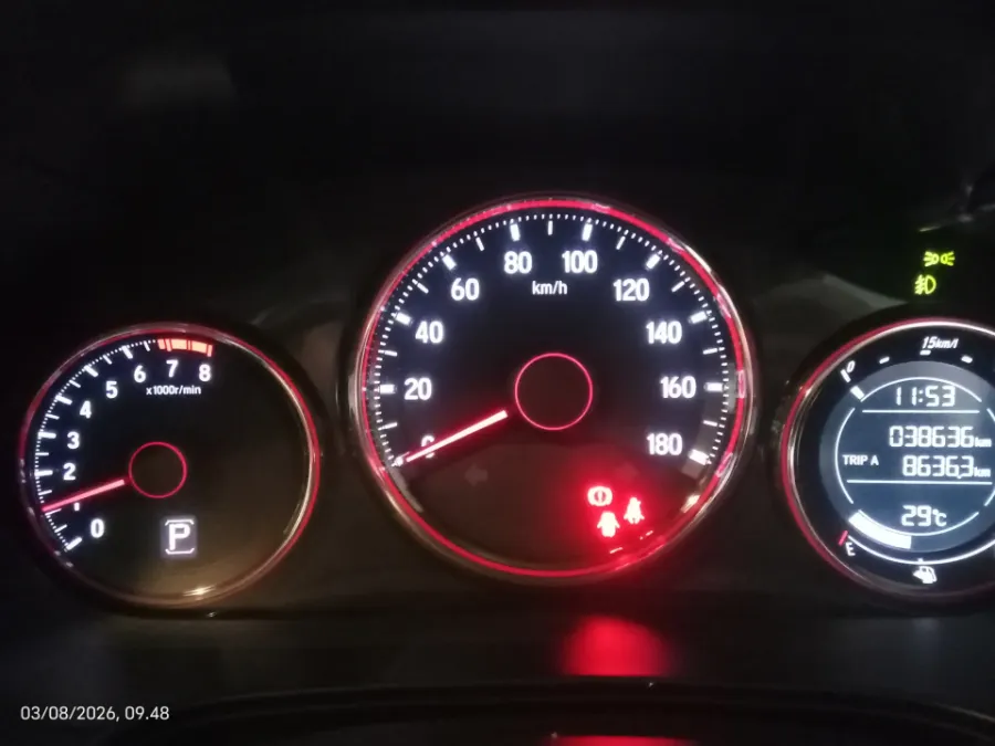 Foto Mobil Bekas Odometer Honda Mobilio 1.5 RS tahun 2018