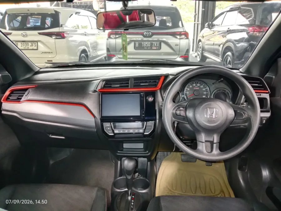 Foto Mobil Bekas Dashboard Honda Mobilio 1.5 RS tahun 2020