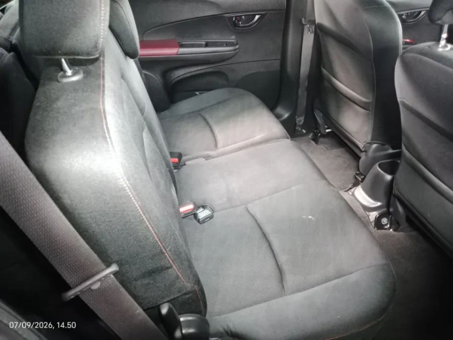 Foto Mobil Bekas Kabin Belakang Honda Mobilio 1.5 RS tahun 2020