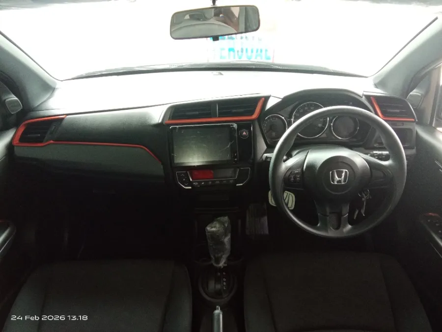 Foto Mobil Bekas Dashboard Honda Mobilio 1.5 RS tahun 2021