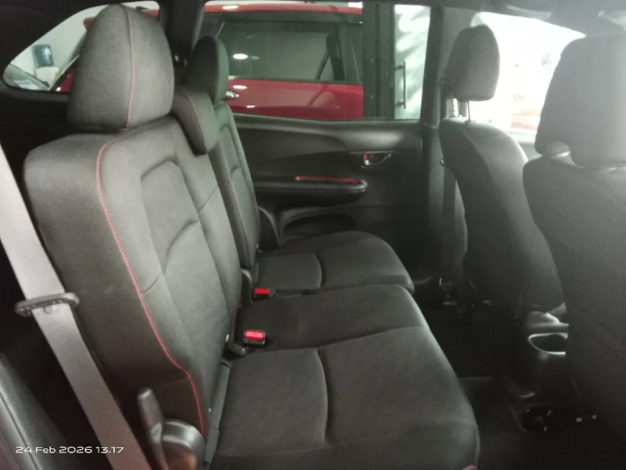 Foto Mobil Bekas Kabin Belakang Honda Mobilio 1.5 RS tahun 2021