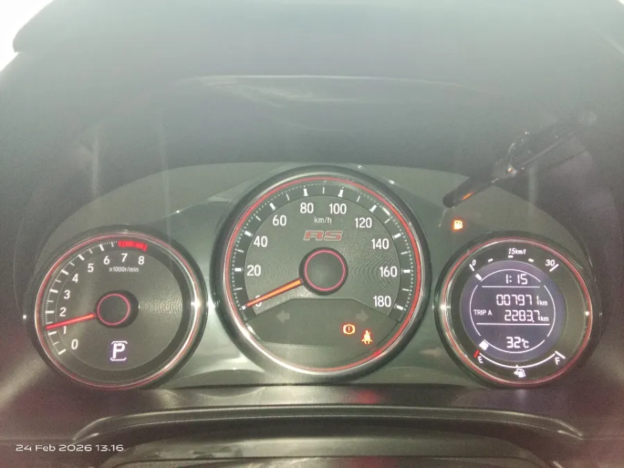 Foto Mobil Bekas Odometer Honda Mobilio 1.5 RS tahun 2021