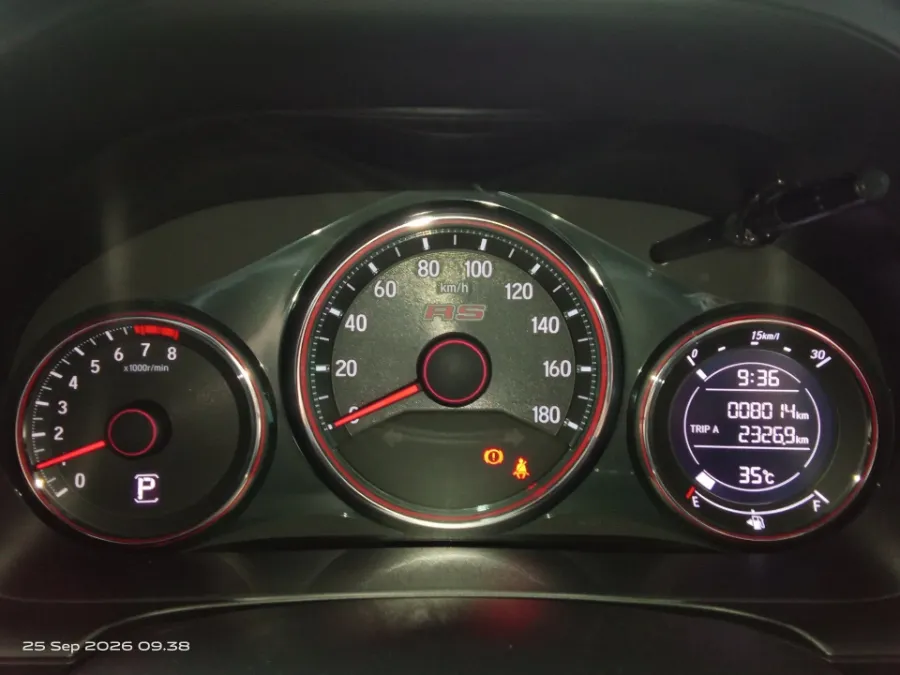 Foto Mobil Bekas Odometer Honda Mobilio 1.5 RS tahun 2021