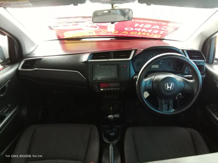 Foto Mobil Bekas Dashboard Honda Mobilio 1.5 S tahun 2017