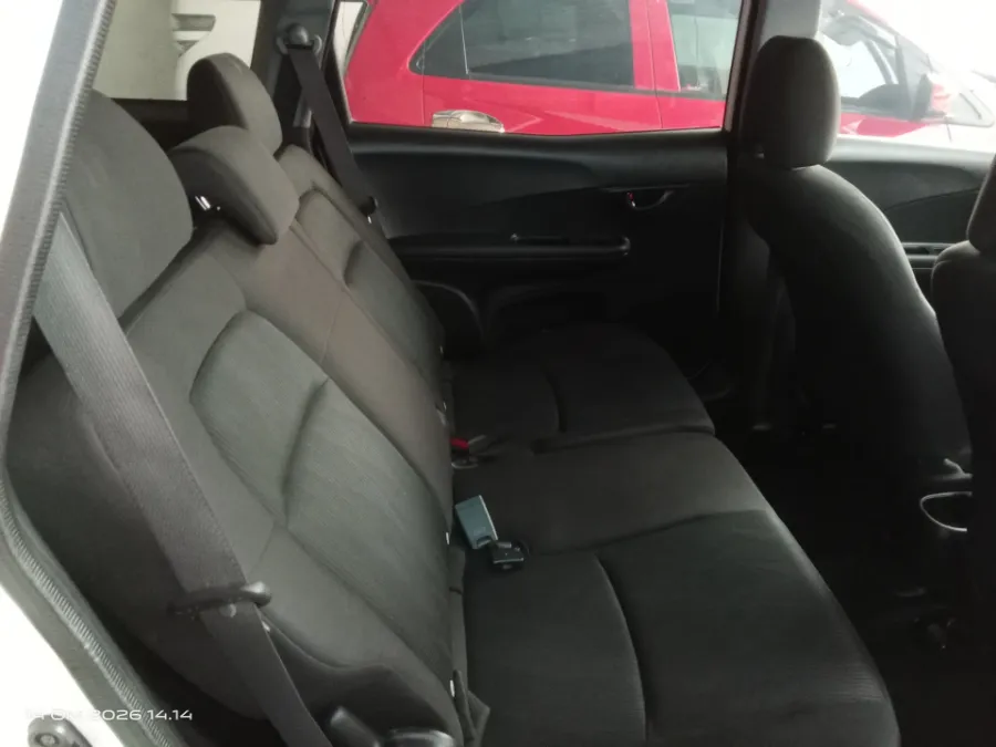 Foto Mobil Bekas Kabin Belakang Honda Mobilio 1.5 S tahun 2017