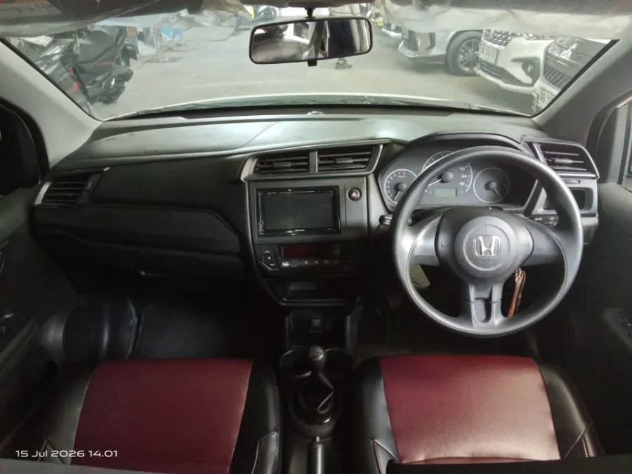 Foto Mobil Bekas Dashboard Honda Mobilio 1.5 S tahun 2019
