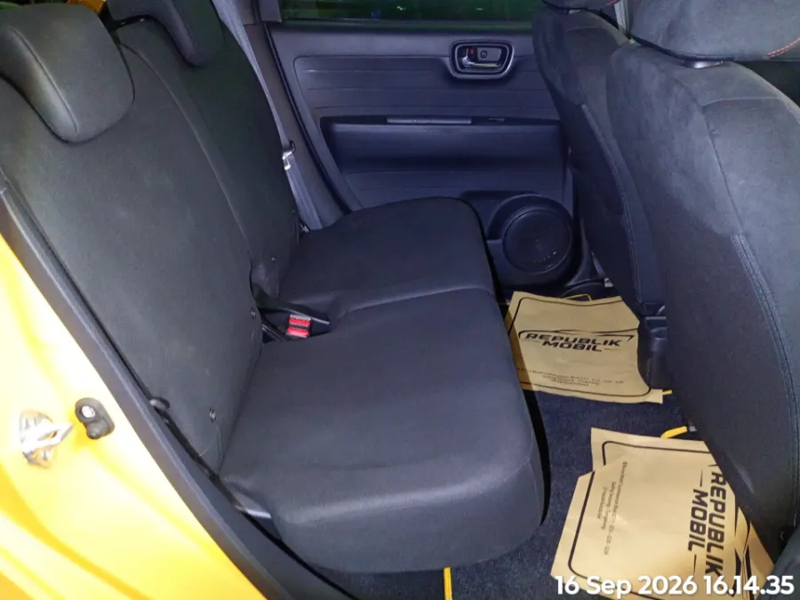 Foto Mobil Bekas Kabin Belakang Honda N-One 0.7 NA (Naturally Aspirated) tahun 2023