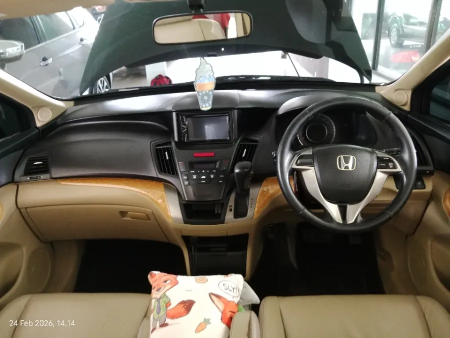 Foto Mobil Bekas Dashboard Honda Odyssey 2.4 tahun 2010