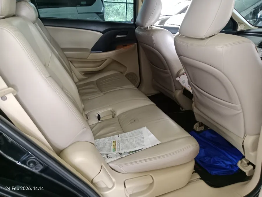 Foto Mobil Bekas Kabin Belakang Honda Odyssey 2.4 tahun 2010