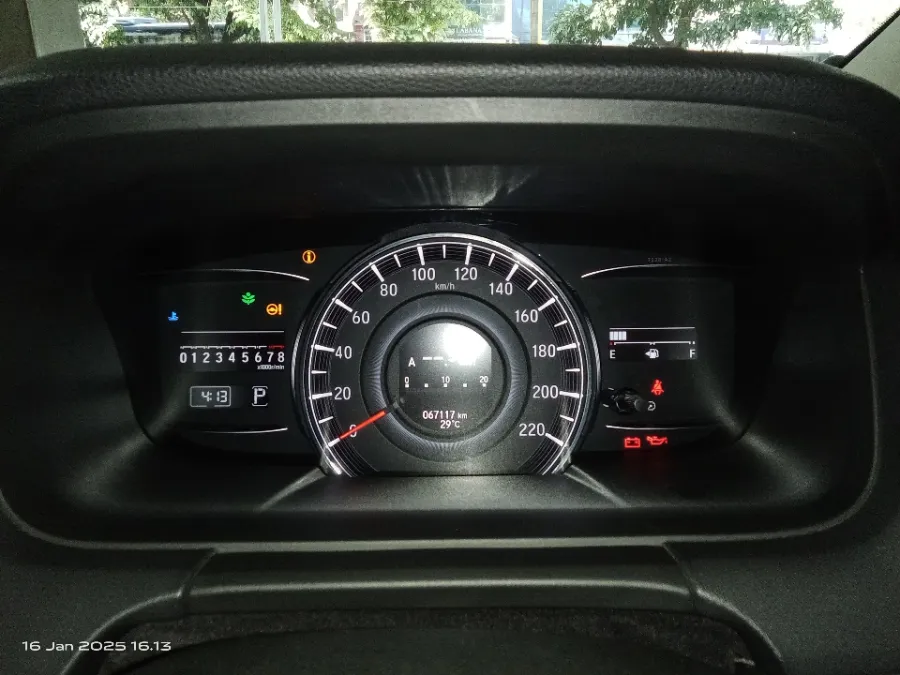 Foto Mobil Bekas Odometer Honda Odyssey 2.4 tahun 2019