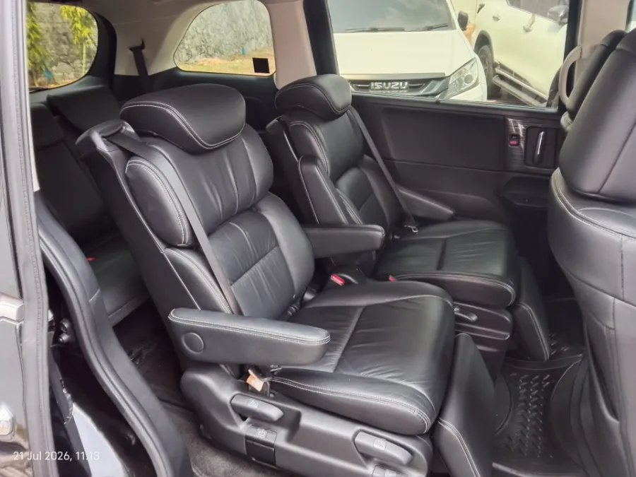 Foto Mobil Bekas Kabin Belakang Honda Odyssey 2.4 E tahun 2016