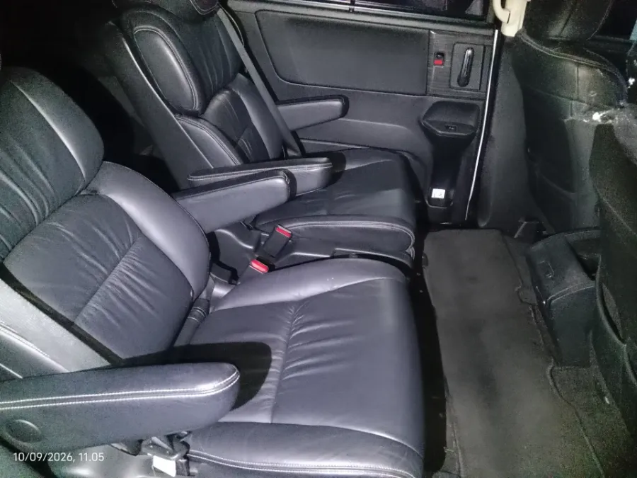 Foto Mobil Bekas Kabin Belakang Honda Odyssey 2.4 E tahun 2017