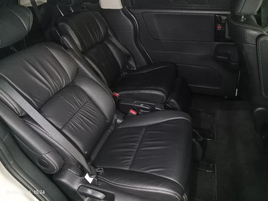 Foto Mobil Bekas Kabin Belakang Honda Odyssey 2.4 E tahun 2020