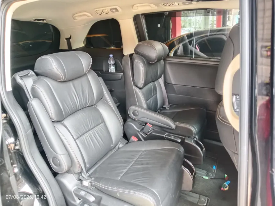 Foto Mobil Bekas Kabin Belakang Honda Odyssey 2.4 E tahun 2020
