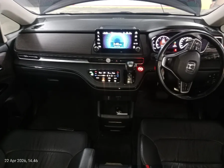 Foto Mobil Bekas Dashboard Honda Odyssey 2.4 E tahun 2021