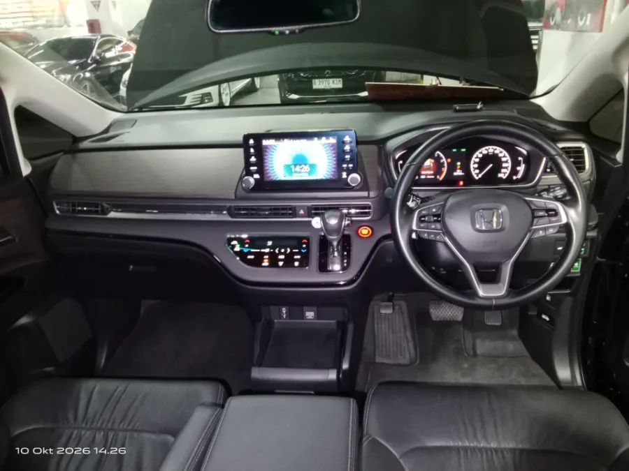 Foto Mobil Bekas Dashboard Honda Odyssey 2.4 E tahun 2021