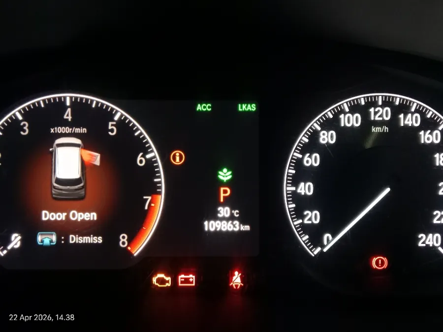 Foto Mobil Bekas Odometer Honda Odyssey 2.4 E tahun 2021