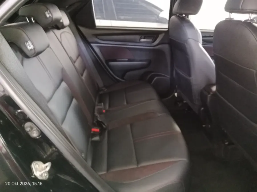 Foto Mobil Bekas Kabin Belakang Honda WR-V 1.5 E tahun 2023
