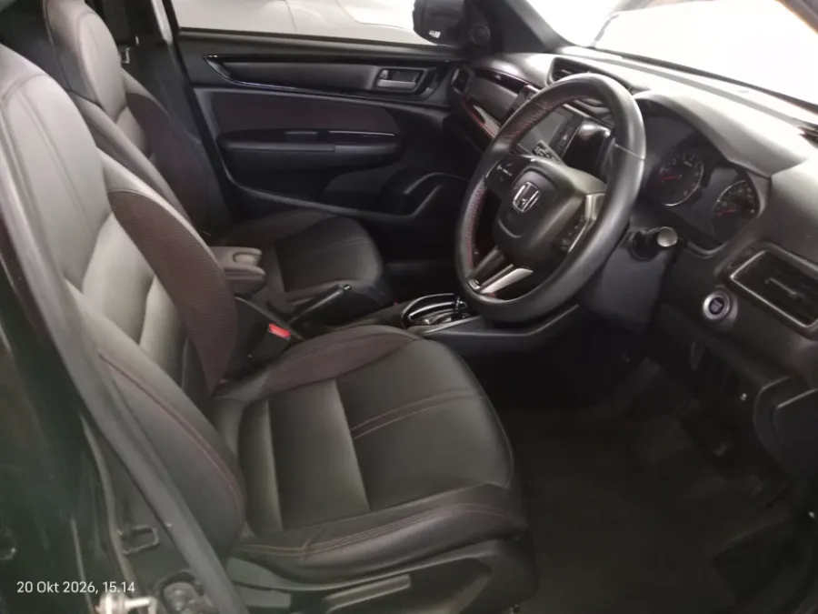Foto Mobil Bekas Kabin Depan Honda WR-V 1.5 E tahun 2023
