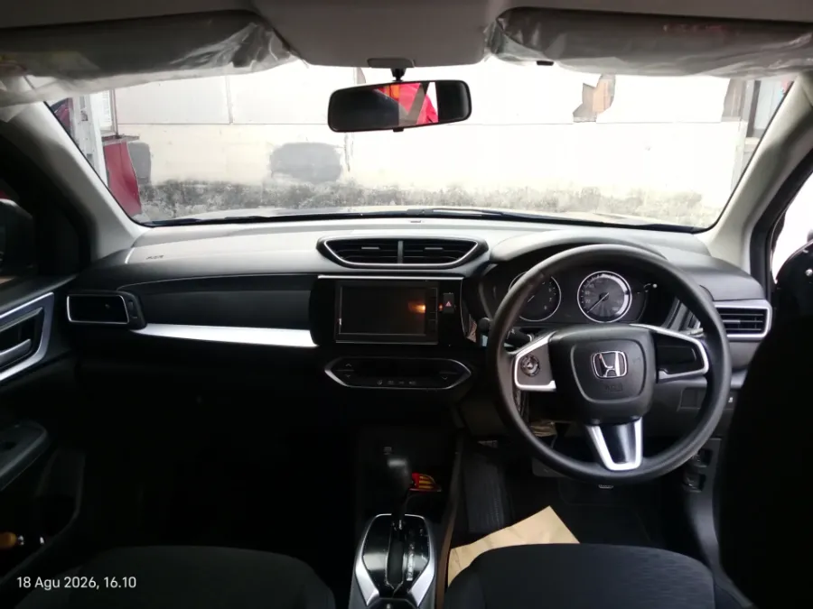 Foto Mobil Bekas Dashboard Honda WR-V 1.5 E tahun 2024