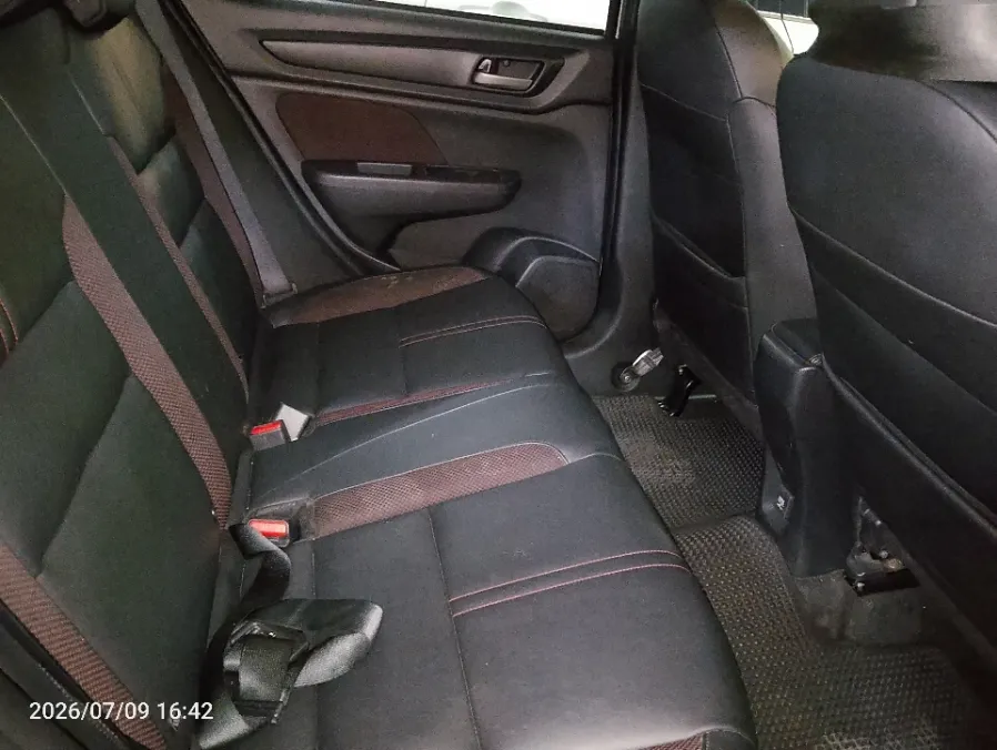 Foto Mobil Bekas Kabin Belakang Honda WR-V 1.5 RS tahun 2022