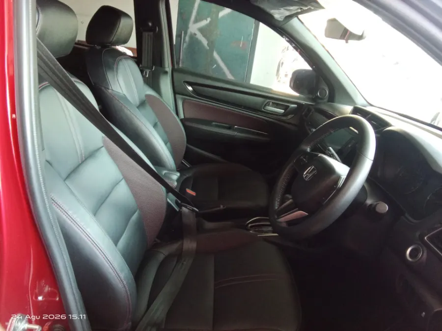 Foto Mobil Bekas Kabin Depan Honda WR-V 1.5 RS tahun 2022
