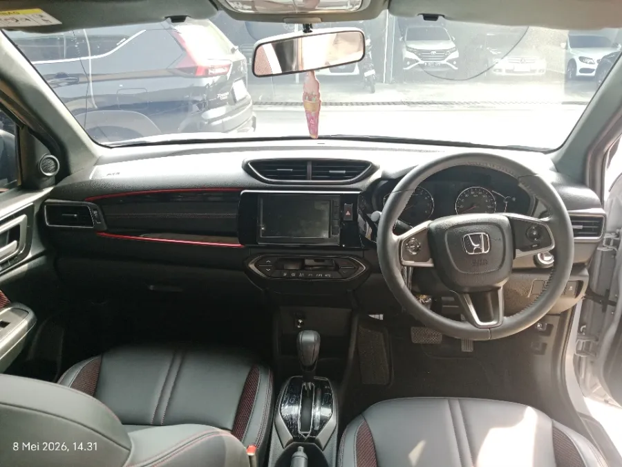 Foto Mobil Bekas Dashboard Honda WR-V 1.5 RS tahun 2023