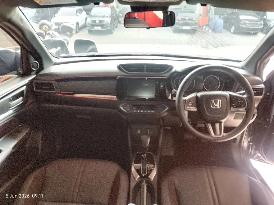 Foto Mobil Bekas Dashboard Honda WR-V 1.5 RS tahun 2023