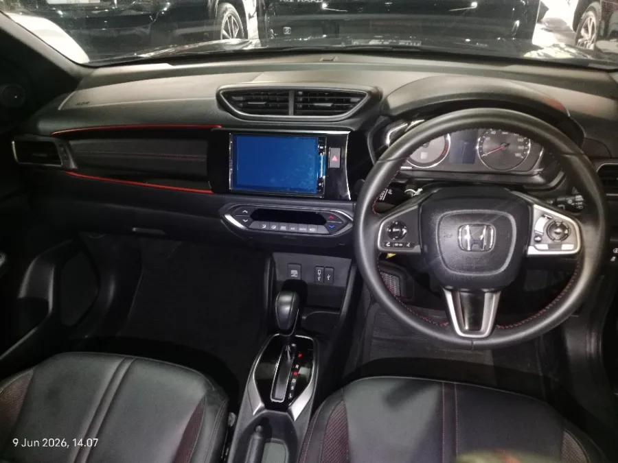 Foto Mobil Bekas Dashboard Honda WR-V 1.5 RS tahun 2023