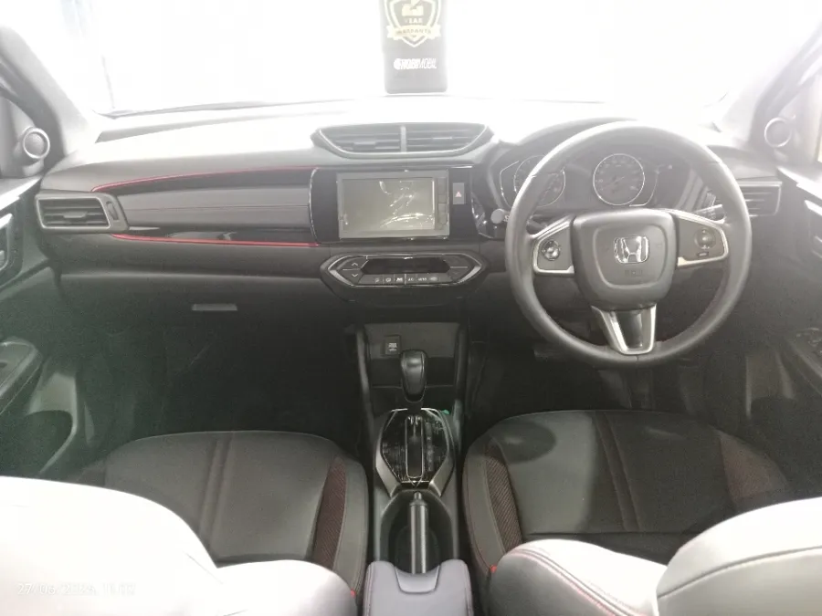 Foto Mobil Bekas Dashboard Honda WR-V 1.5 RS tahun 2023