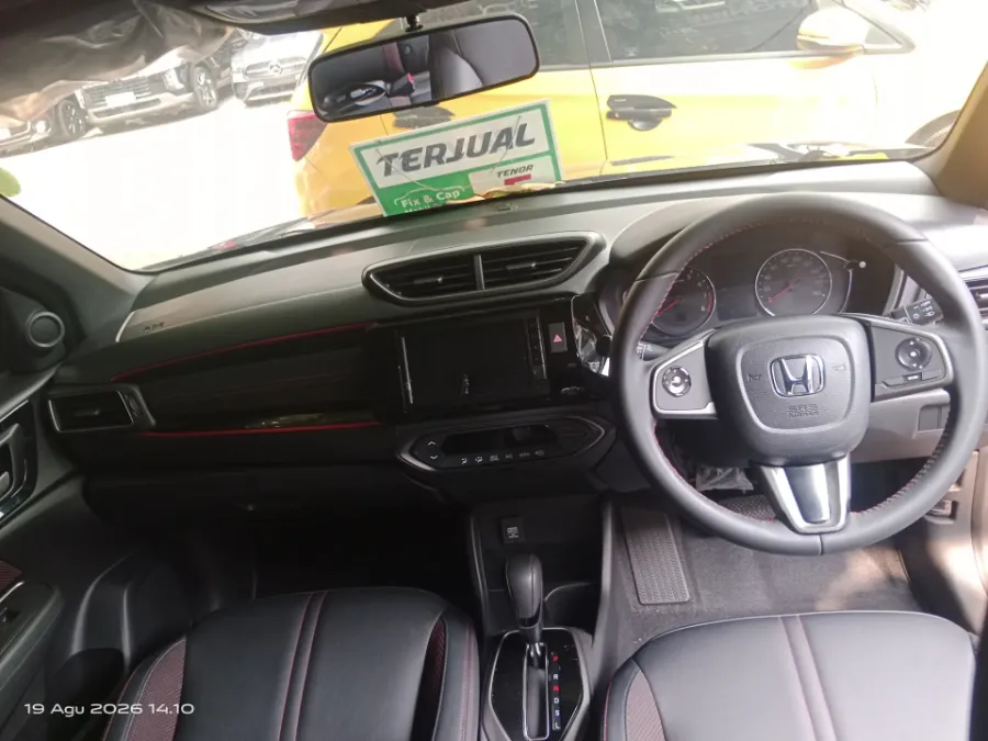 Foto Mobil Bekas Dashboard Honda WR-V 1.5 RS tahun 2023