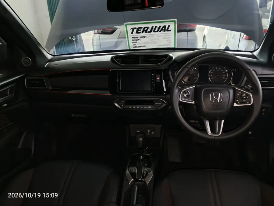 Foto Mobil Bekas Dashboard Honda WR-V 1.5 RS tahun 2023