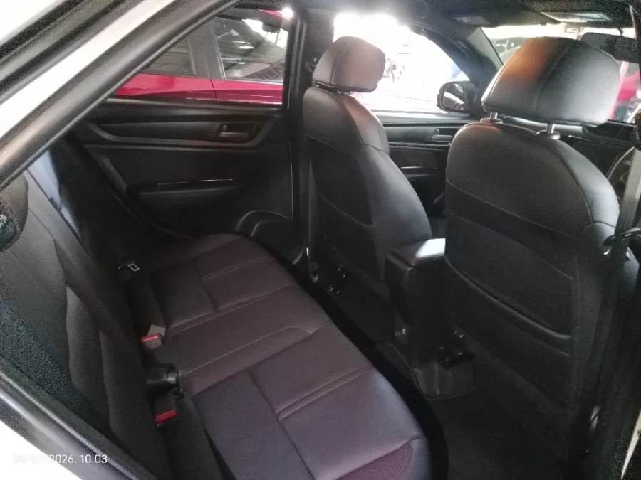 Foto Mobil Bekas Kabin Belakang Honda WR-V 1.5 RS tahun 2023