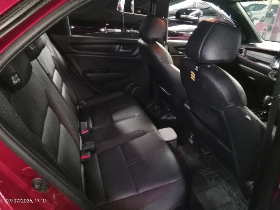 Foto Mobil Bekas Kabin Belakang Honda WR-V 1.5 RS tahun 2023