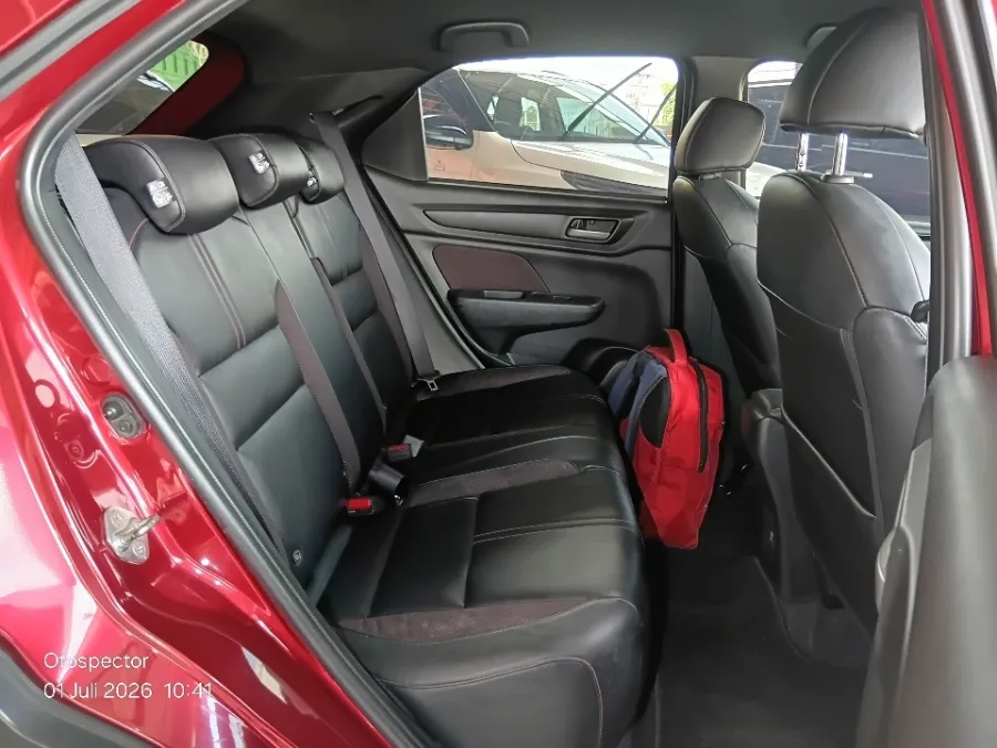 Foto Mobil Bekas Kabin Belakang Honda WR-V 1.5 RS tahun 2023