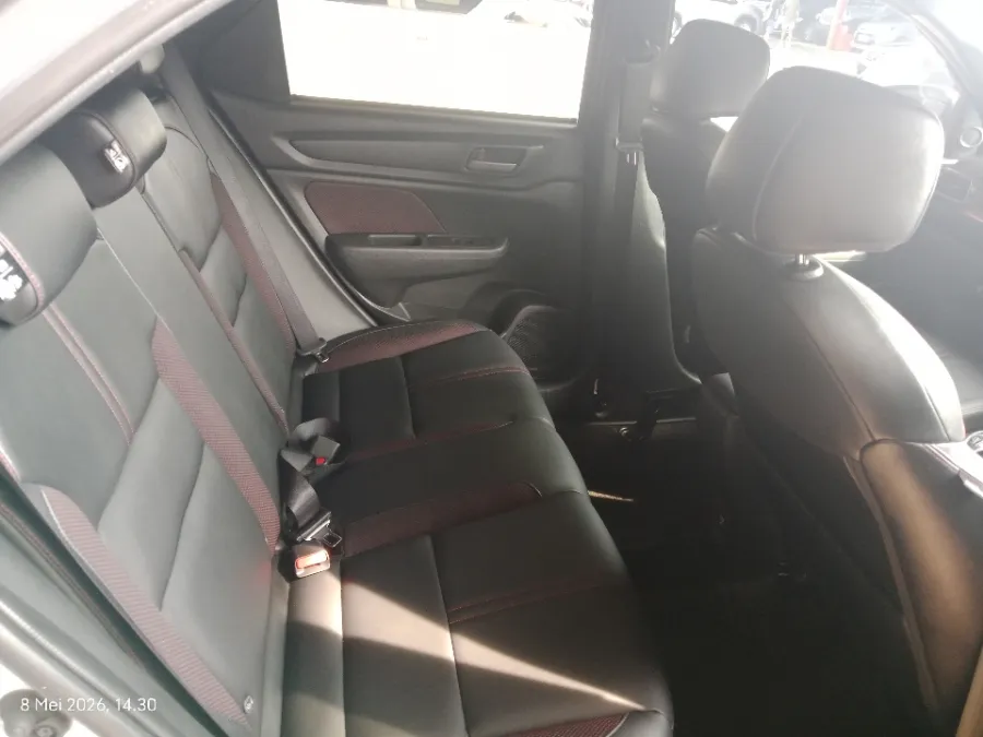 Foto Mobil Bekas Kabin Belakang Honda WR-V 1.5 RS tahun 2023