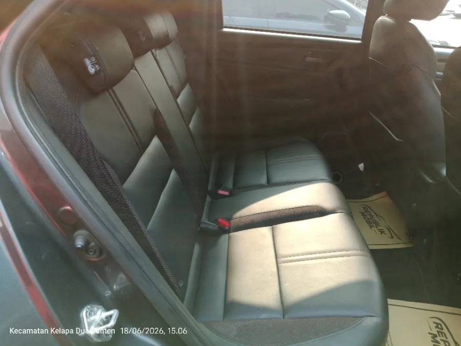 Foto Mobil Bekas Kabin Belakang Honda WR-V 1.5 RS tahun 2023