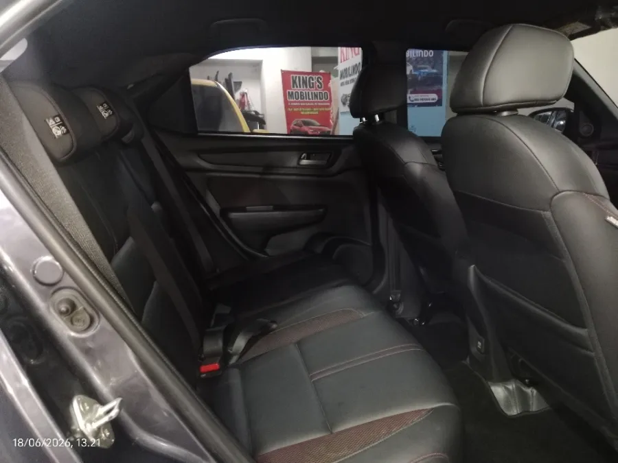 Foto Mobil Bekas Kabin Belakang Honda WR-V 1.5 RS tahun 2023