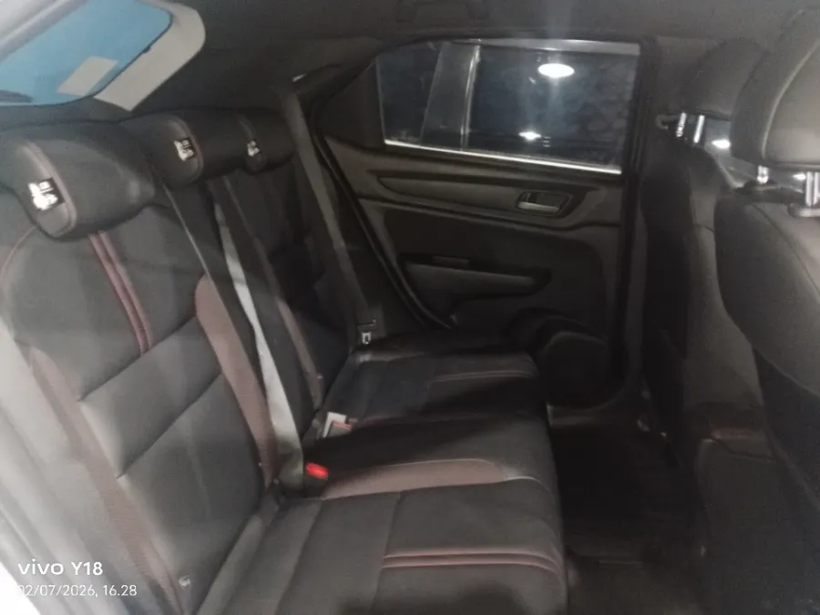 Foto Mobil Bekas Kabin Belakang Honda WR-V 1.5 RS tahun 2023