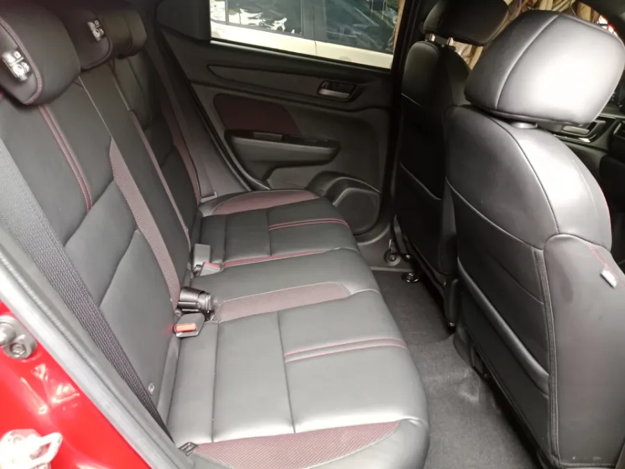 Foto Mobil Bekas Kabin Belakang Honda WR-V 1.5 RS tahun 2023