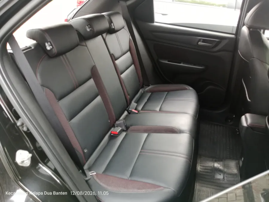 Foto Mobil Bekas Kabin Belakang Honda WR-V 1.5 RS tahun 2023