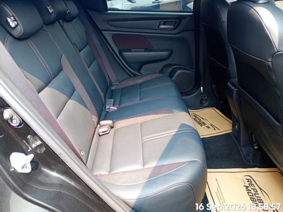 Foto Mobil Bekas Kabin Belakang Honda WR-V 1.5 RS tahun 2023