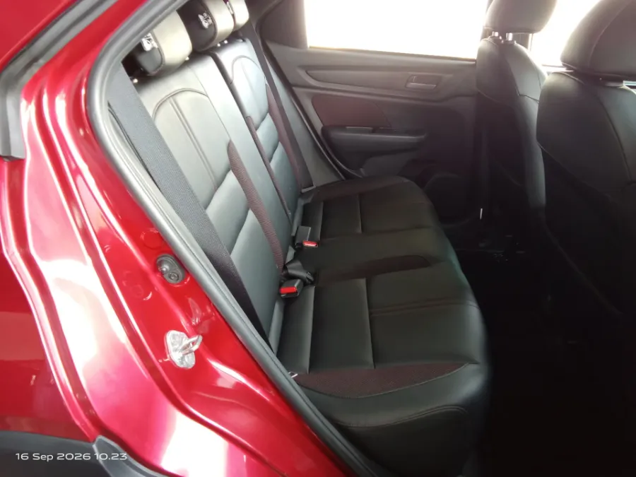 Foto Mobil Bekas Kabin Belakang Honda WR-V 1.5 RS tahun 2023